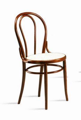 SEDIA VIENNA 1 THONET Sedia in stile Viennese realizzata da esperte mani artigiane italiane con la tecnologia di piegatura Thonet.
Il legno di faggio evaporato. I colori del legno possono essere vari ( vedi finiture e colori) Il sedile puo essere in canna o in legno.
Se e  prevista la imbottitura questa si puo realizzare con tessuti di vario genere.
La sedia puo essere realizzata con o senza rinforzi tra sedile e schienale.
Prezzi iva esclusa